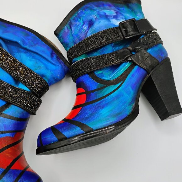 Size 8.5 hand painted boot - new condition - Picture 3 of 7